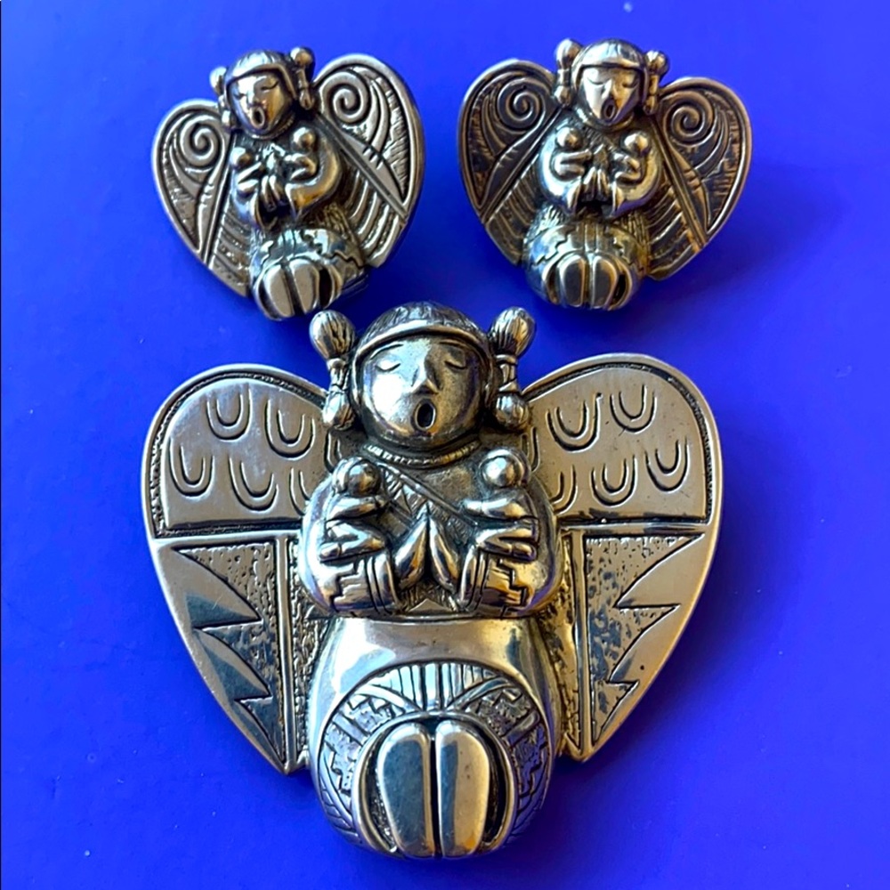 Carol Felley storyteller sterling silver Angel heart pin earrings set